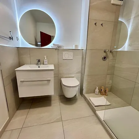 Olive Mit Balkonen & Elektrogrill, 24h Self-check-in, Free Parking, Netflix & Wifi, Lage, Naehe Kem Kliniken Apartament