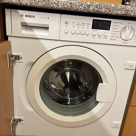 Apartament Olive Mit Balkonen & Elektrogrill, 24h Self-check-in, Free Parking, Netflix & Wifi, Lage, Naehe Kem Kliniken