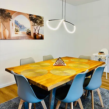 Olive Mit Balkonen & Elektrogrill, 24h Self-check-in, Free Parking, Netflix & Wifi, Lage, Naehe Kem Kliniken Lägenhet
