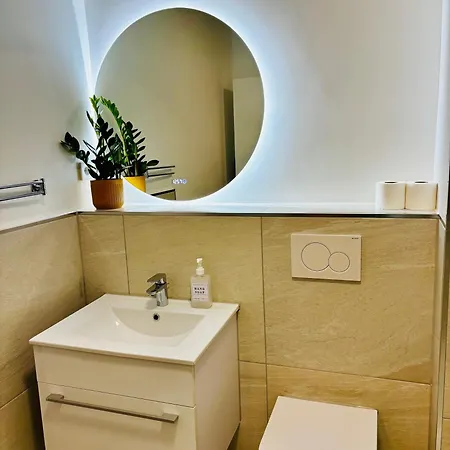 Lejlighed Olive Mit Balkonen & Elektrogrill, 24h Self-check-in, Free Parking, Netflix & Wifi, Lage, Naehe Kem Kliniken
